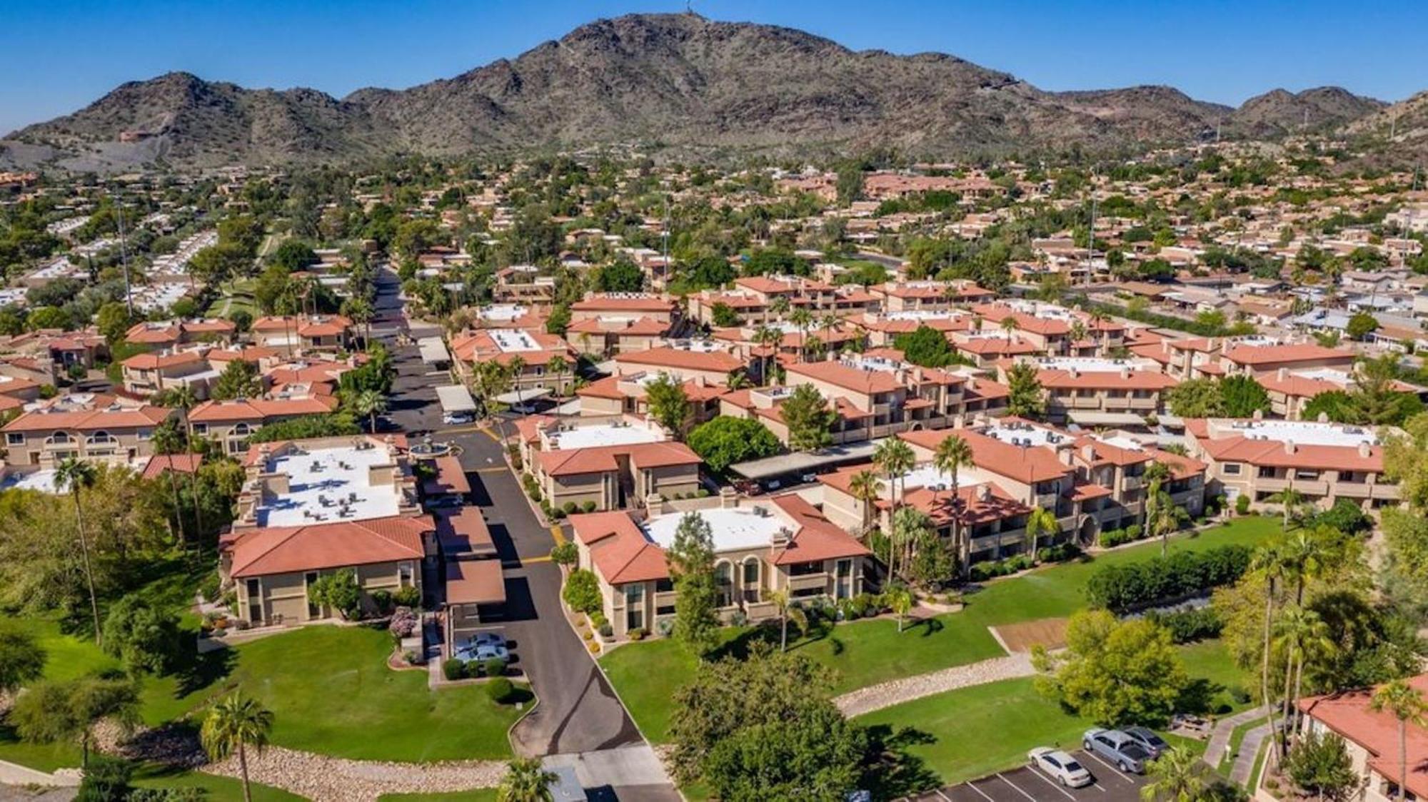 Mountain Vista Resort: Gated Community with Pools and Hiking Access Phoenix Exterior photo