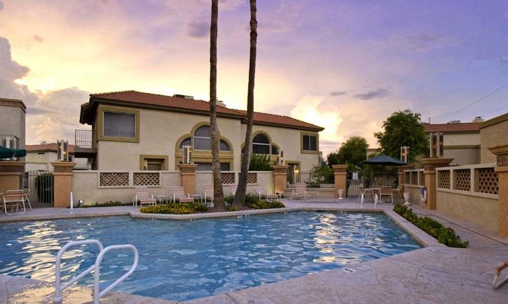 Mountain Vista Resort: Gated Community with Pools and Hiking Access Phoenix Exterior photo